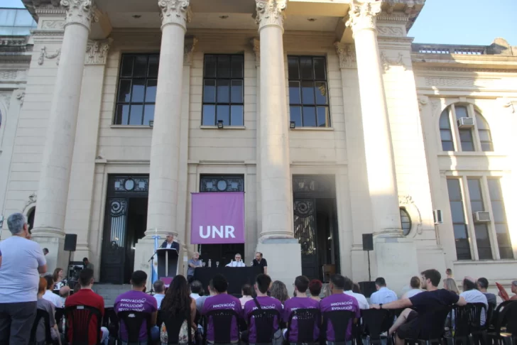 Las universidades argentinas cayeron en el ranking internacional, y alertaron por el deterioro en el área de investigación Las universidades argentinas cayeron en el ranking internacional, y alertaron por el deterioro en el área de investigación