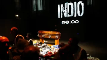 “Hasta que pasen todos”: por la mañana culminó el velorio del Indio Solari “Hasta que pasen todos”: por la mañana culminó el velorio del Indio Solari