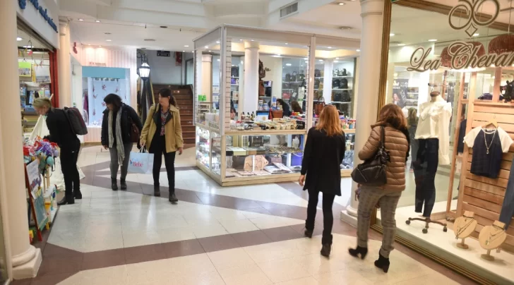 Crisis en el comercio de Rosario: seis de cada diez locales vendieron menos que el mes pasado Crisis en el comercio de Rosario: seis de cada diez locales vendieron menos que el mes pasado